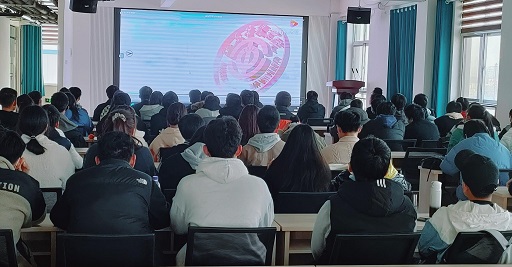 山東管理學(xué)院師生來(lái)我司開展認(rèn)知實(shí)習(xí) 山東管理學(xué)院師生來(lái)我司開展認(rèn)知實(shí)習(xí)