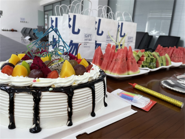 壽星同賀,共度生辰 —深藍機器7月份員工生日會如期舉行 壽星同賀,共度生辰 —深藍機器7月份員工生日會如期舉行